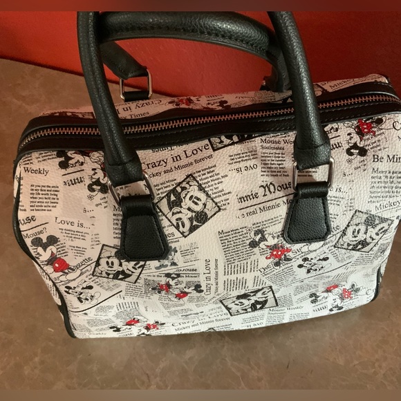Beautiful Disney purse - Picture 5 of 7